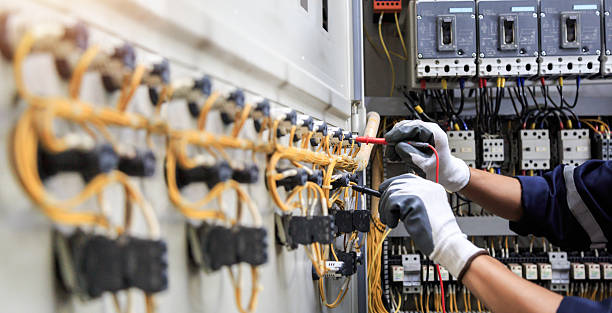 Professional Electrician technician working in Circle Pines, MN